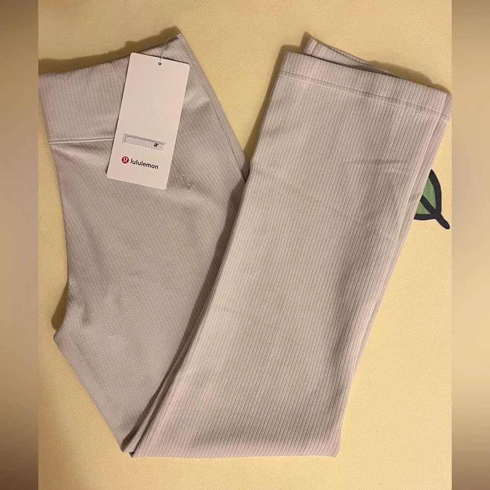 NWT Lululemon Ribbed Softstreme Zip-Leg High-Rise Cropped Pants 25" - Picture 6 of 7